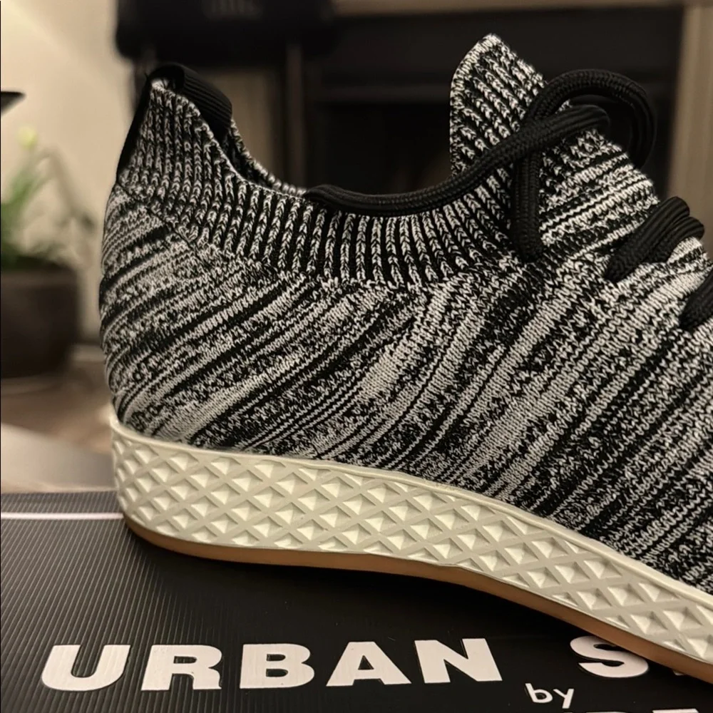 Urban Sport By J/Slides Women's Opy Sneakers Black Sz 7.5 BRAND NEW IN BOX ‼️